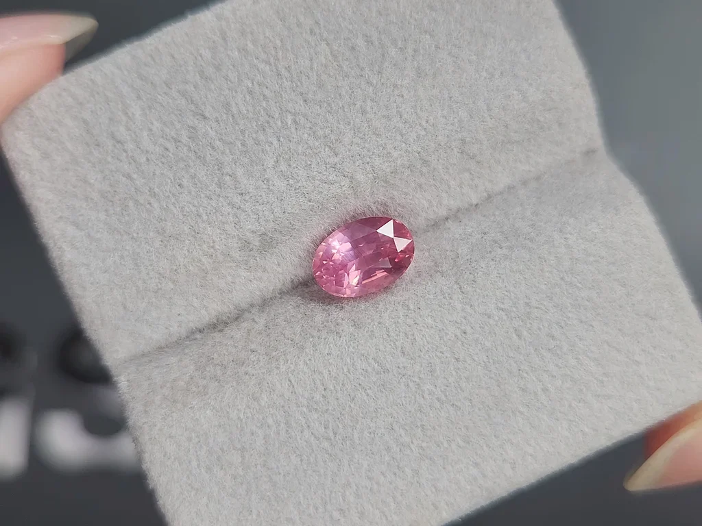 Unheated sapphire Padparadscha in oval cut 1.60 carats, Madagascar Image №4