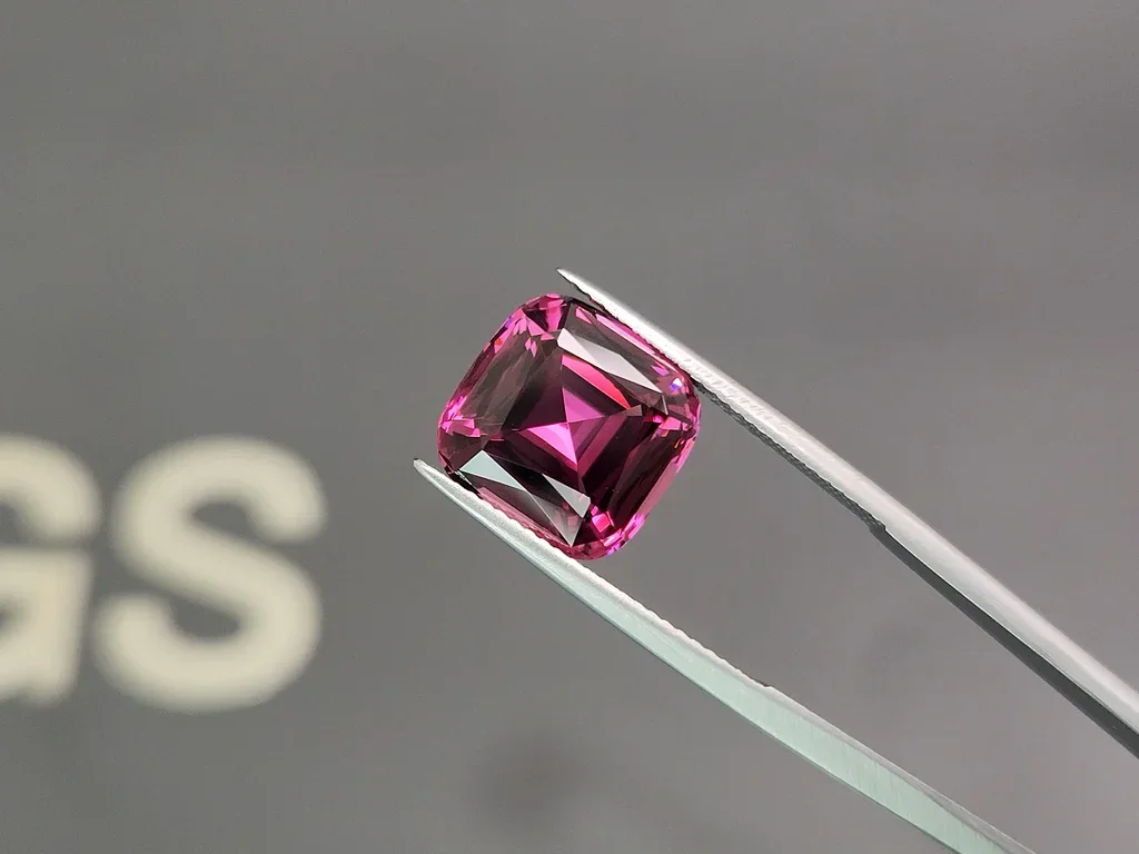 Garnet rhodolite cushion cut 8.46 carats, Tanzania Image №3