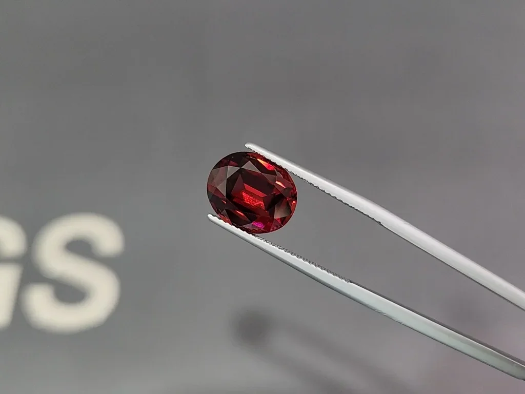 Rhodolite garnet oval cut 6.26 carats, Africa Image №3