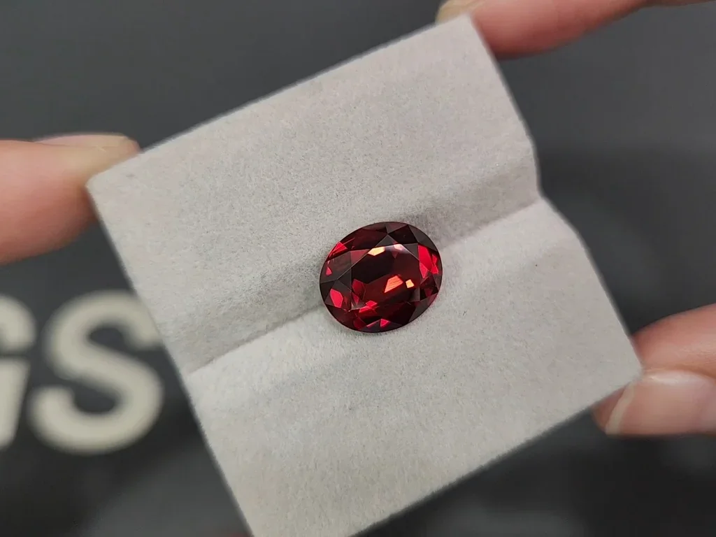 Rhodolite garnet oval cut 6.26 carats, Africa Image №4