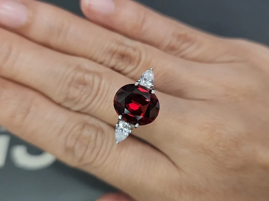 Rhodolite garnet oval cut 6.26 carats, Africa Image №5