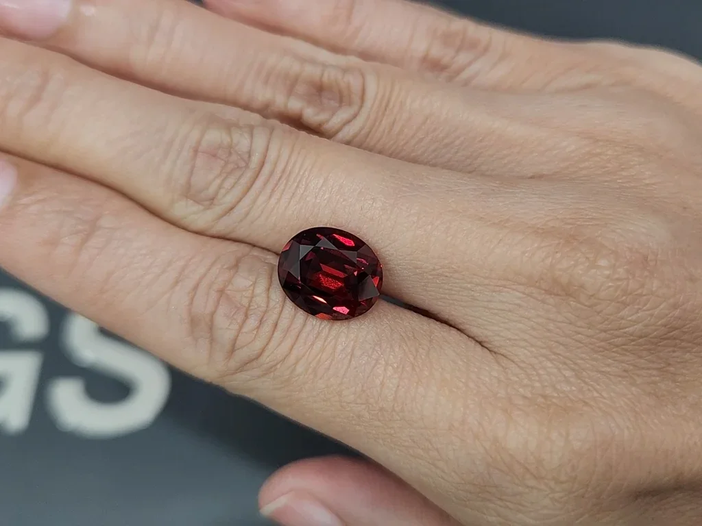 Rhodolite garnet oval cut 6.26 carats, Africa Image №2
