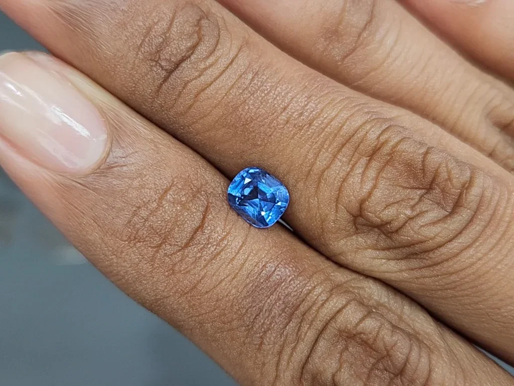 Cobalt spinel cushion cut 1.00 carats, Tanzania Image №2