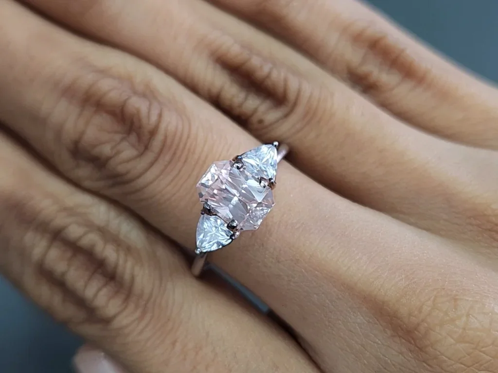White sapphire radiant cut 2.06 carats, Sri Lanka Image №5