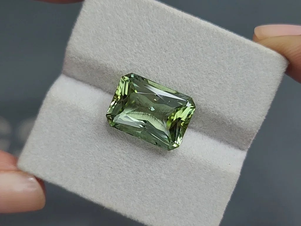 Green tourmaline radiant cut 11.15 carats, Africa Image №4