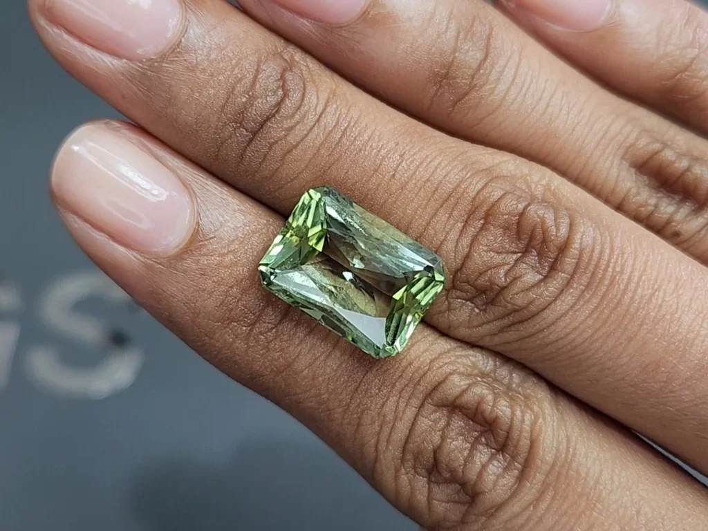 Green tourmaline radiant cut 11.15 carats, Africa Image №2
