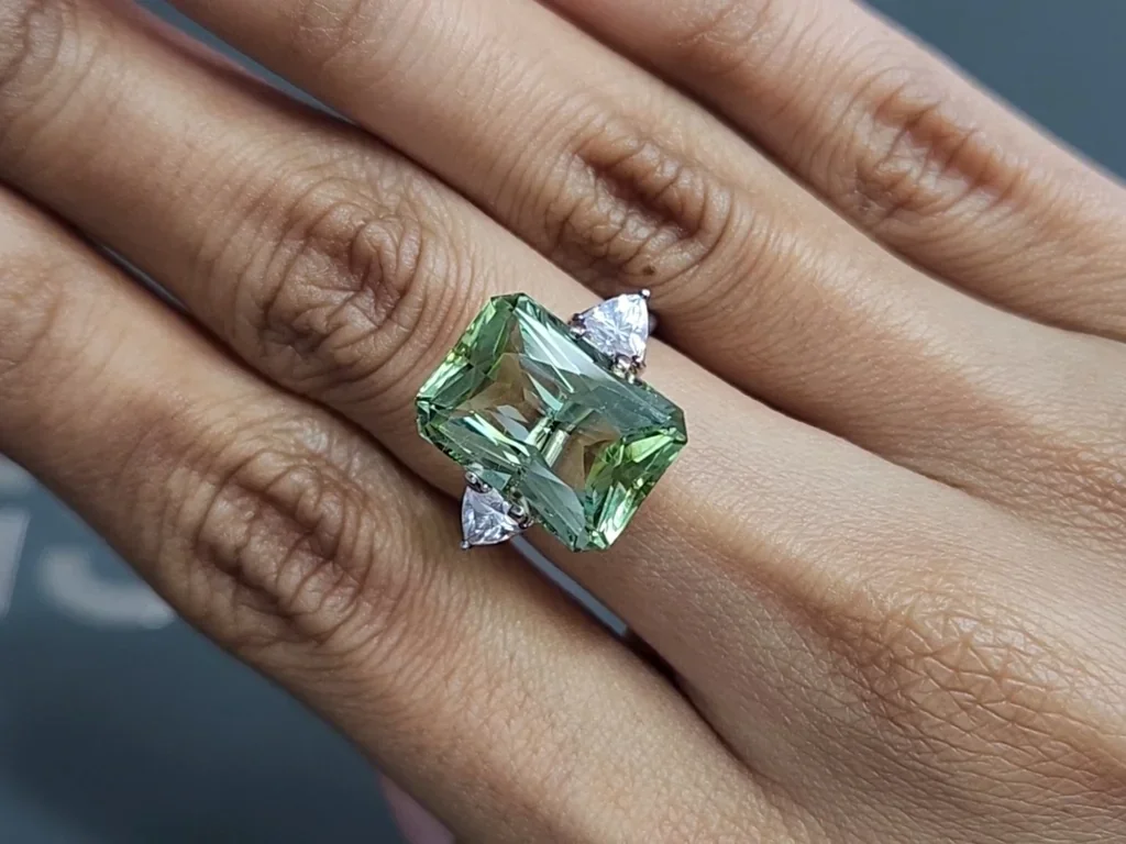 Green tourmaline radiant cut 11.15 carats, Africa Image №5