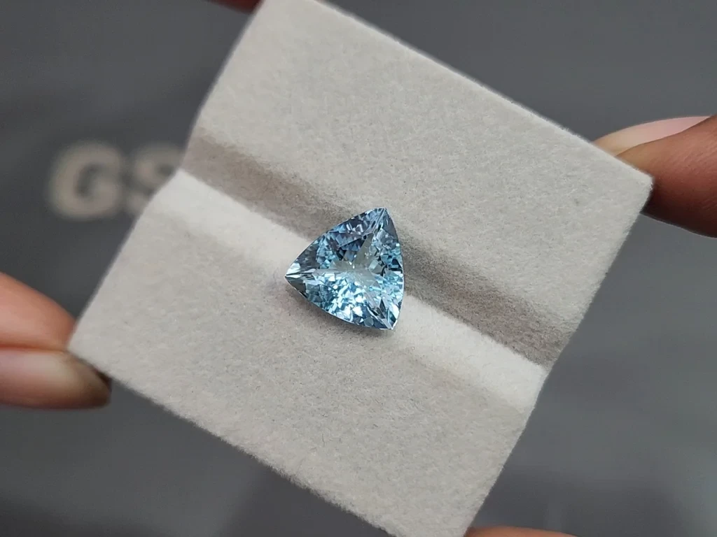 Aquamarine trillion cut 3.35 carats, Madagascar Image №4