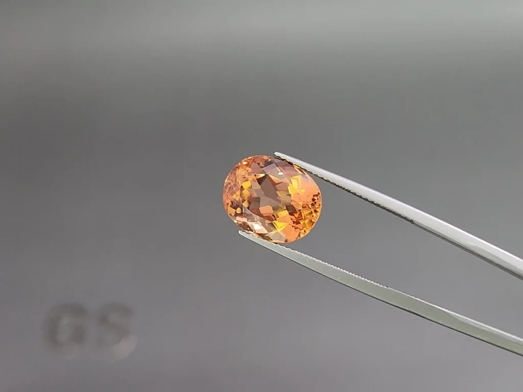 Topaz Imperial oval cut 9.50 carats, Brazil Image №3
