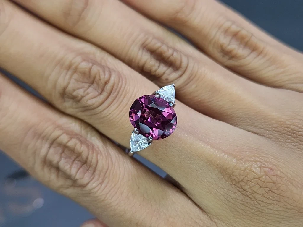 Rhodolite garnet oval cut 5.16 carats, Africa Image №5