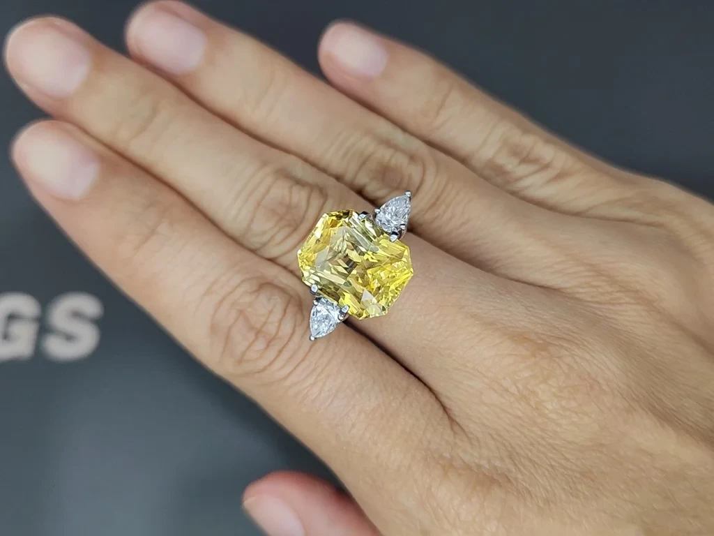 Unheated top Golden color sapphire in radiant cut 10.20 carats, Sri Lanka Image №3
