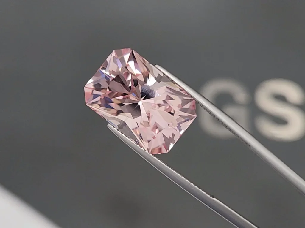 Baby pink radiant cut morganite 12.97 carats from Brazil Image №3