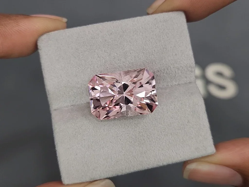 Baby pink radiant cut morganite 12.97 carats from Brazil Image №4
