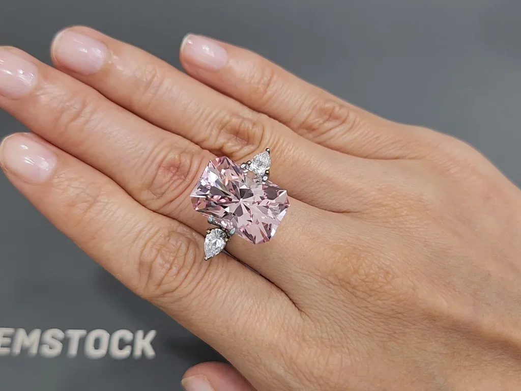 Baby pink radiant cut morganite 12.97 carats from Brazil Image №5