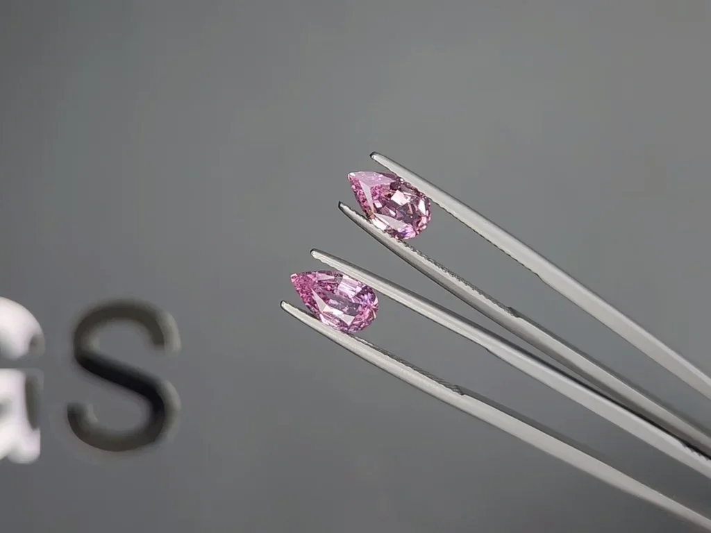 Pair of unheated pink sapphires in pear cut 2.47 carats, Madagascar Image №3