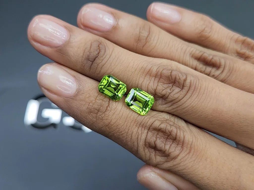 Pair of peridots green yellow octagon cut 6.47carats, Burma Image №2