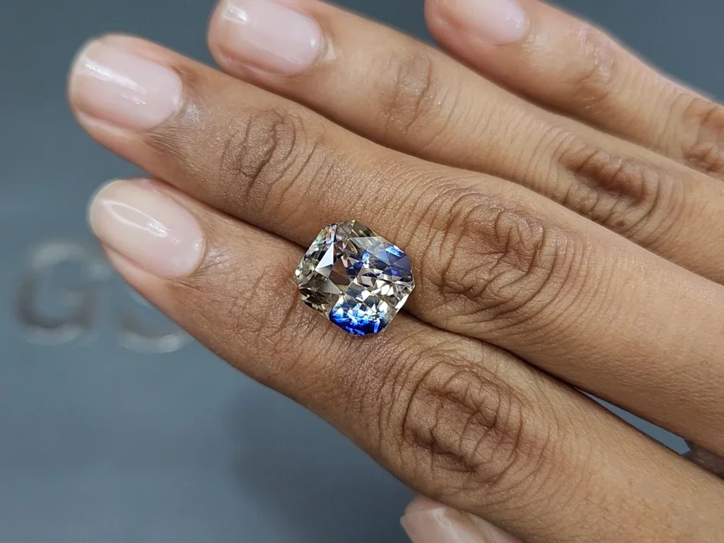 Unheated sapphire Bi-color radiant cut  10.61 carats, Sri Lanka Image №2
