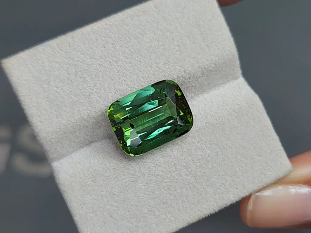 Green tourmaline cushion cut 10.30 carats, Africa Image №4