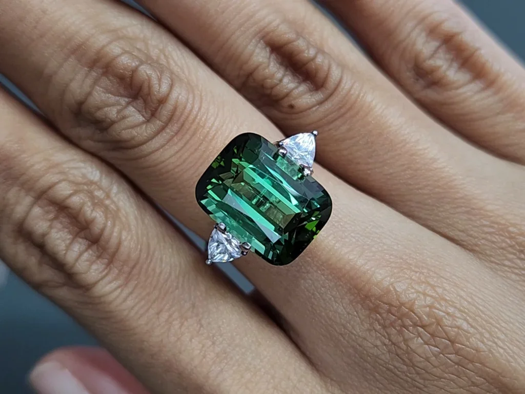 Green tourmaline cushion cut 10.30 carats, Africa Image №5