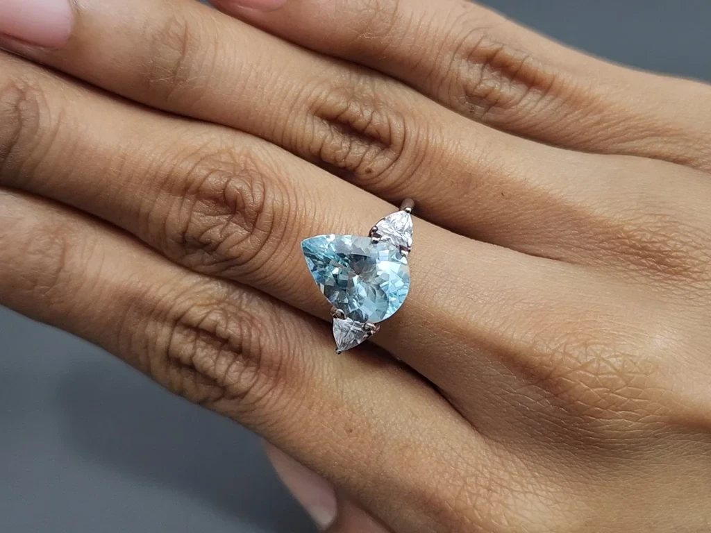 Aquamarine pear cut 3.86 carats, Madagascar  Image №5