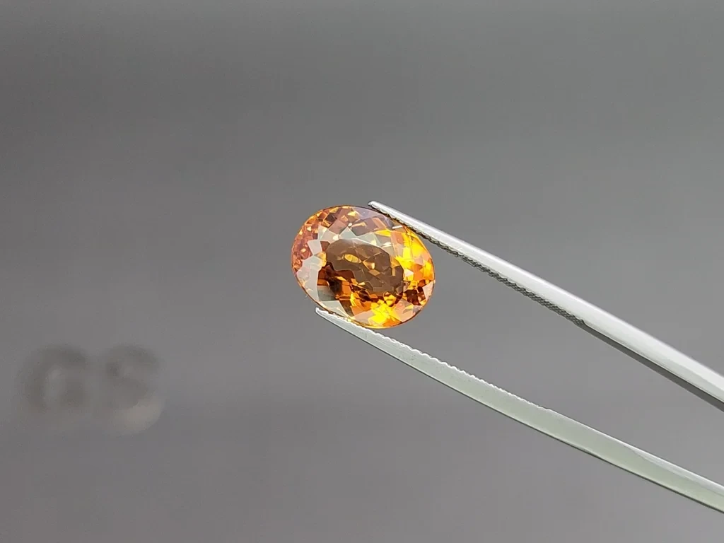 Topaz Imperial oval cut 6.49 carats, Brazil Image №3