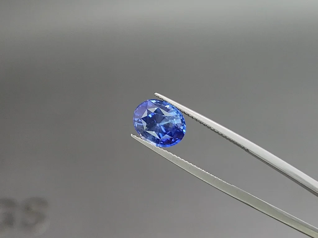 Intense Blue sapphire in oval cut 3.84 carats, Sri Lanka Image №3