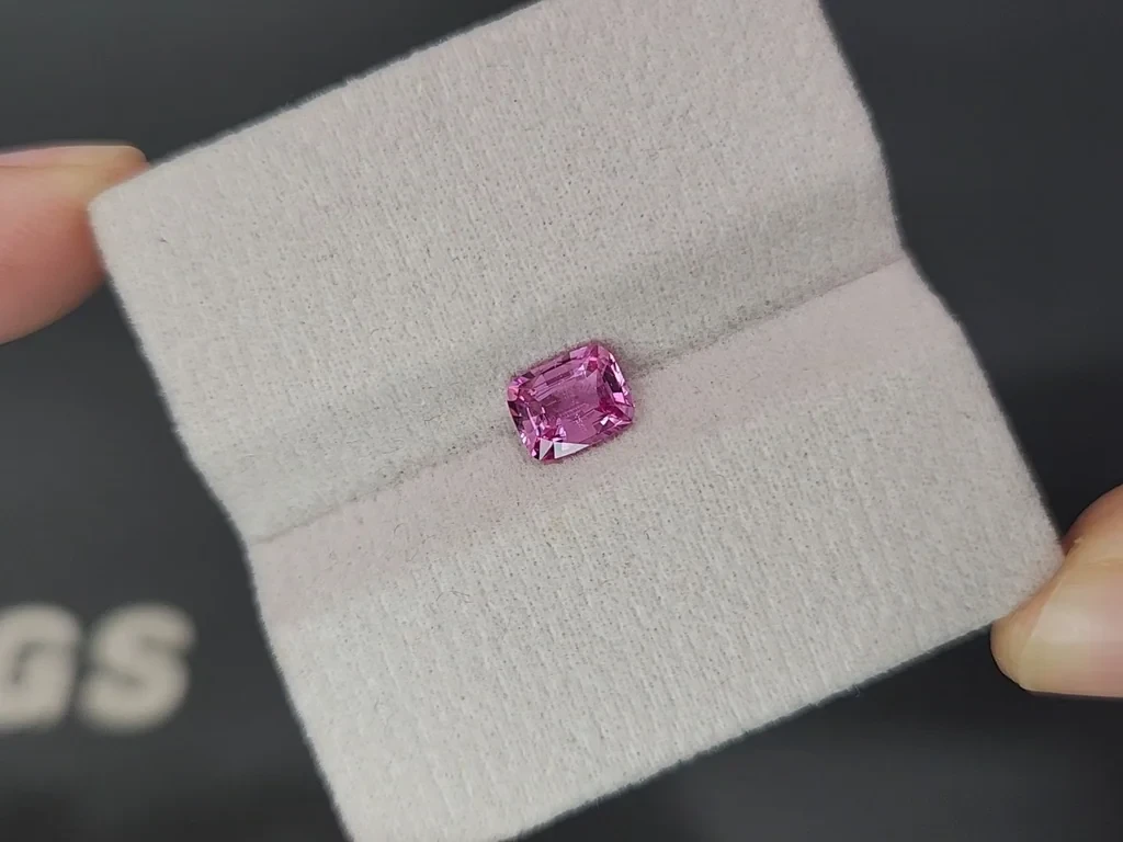 Pink spinel cushion cut 1.03 carats, Burma Image №4