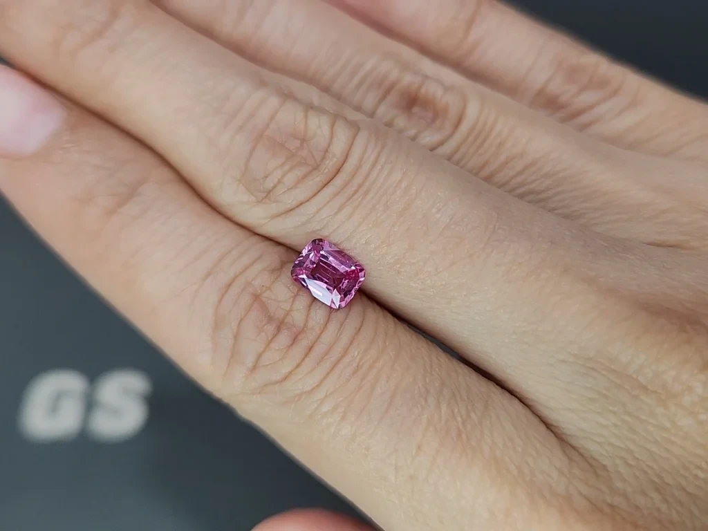 Pink spinel cushion cut 1.03 carats, Burma Image №2