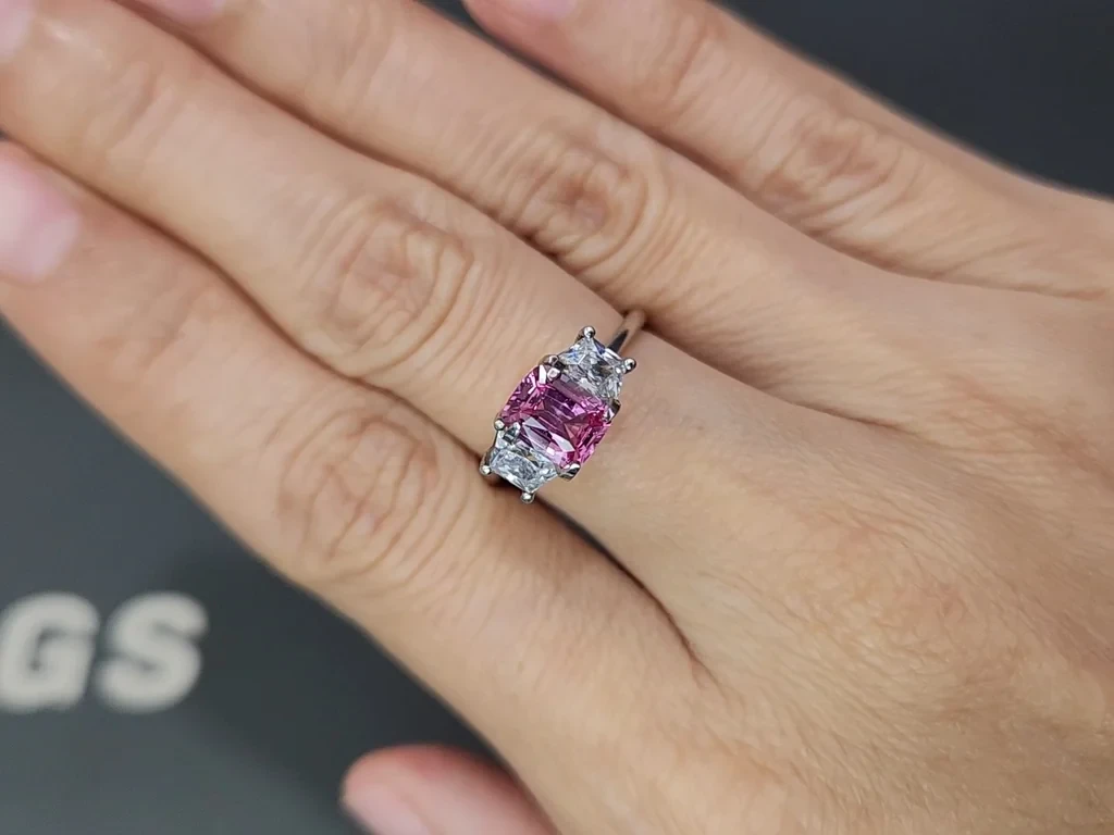 Pink spinel cushion cut 1.03 carats, Burma Image №5