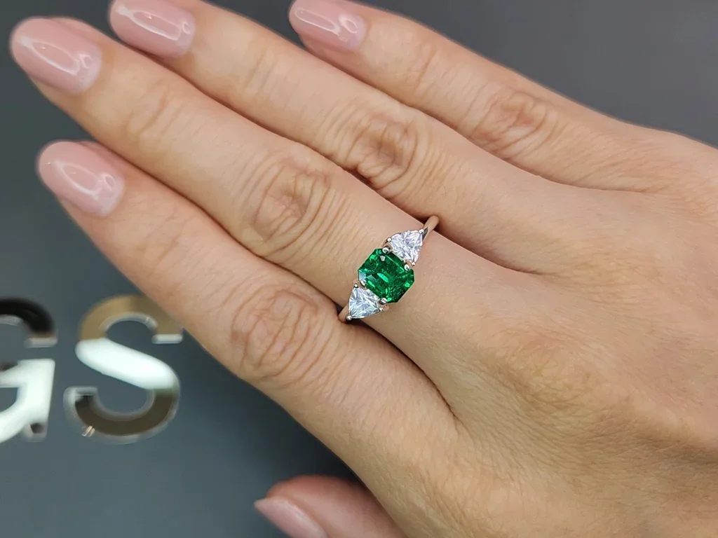 Muzo Green emerald from Colombia 1.02 ct Image №5