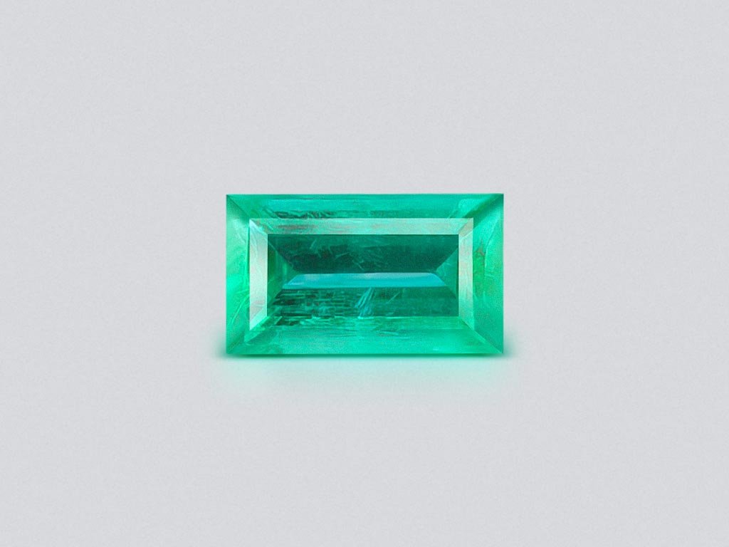 Colombian Vivid Green emerald in baguette cut 3.97 ct Image №1