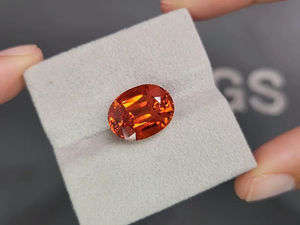 Vivid orange-red spessartine in oval cut 12.88 carats, Nigeria  Image №4