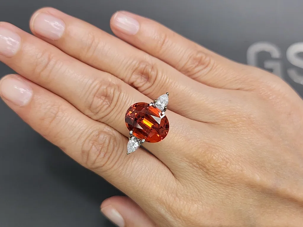 Vivid orange-red spessartine in oval cut 12.88 carats, Nigeria  Image №5
