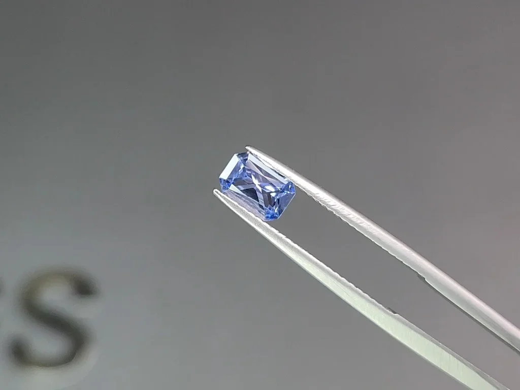Blue sapphire in radiant cut 0.78 carats, Sri Lanka Image №3