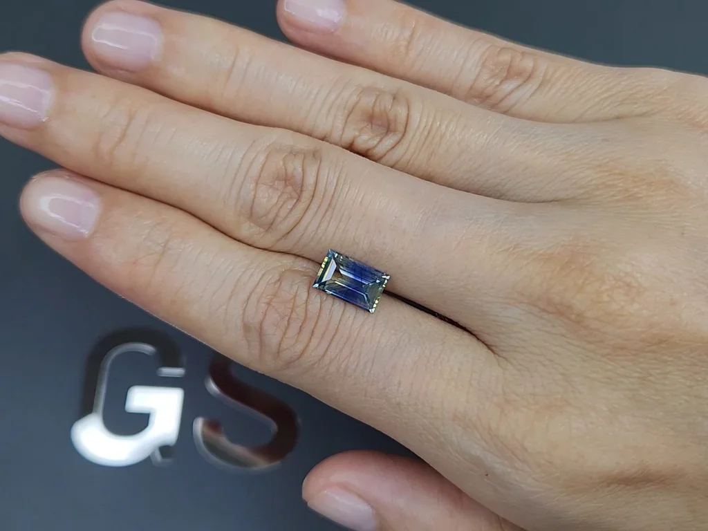 Unheated bi-color sapphire in baguette cut 2.07 carats, Madagascar  Image №2