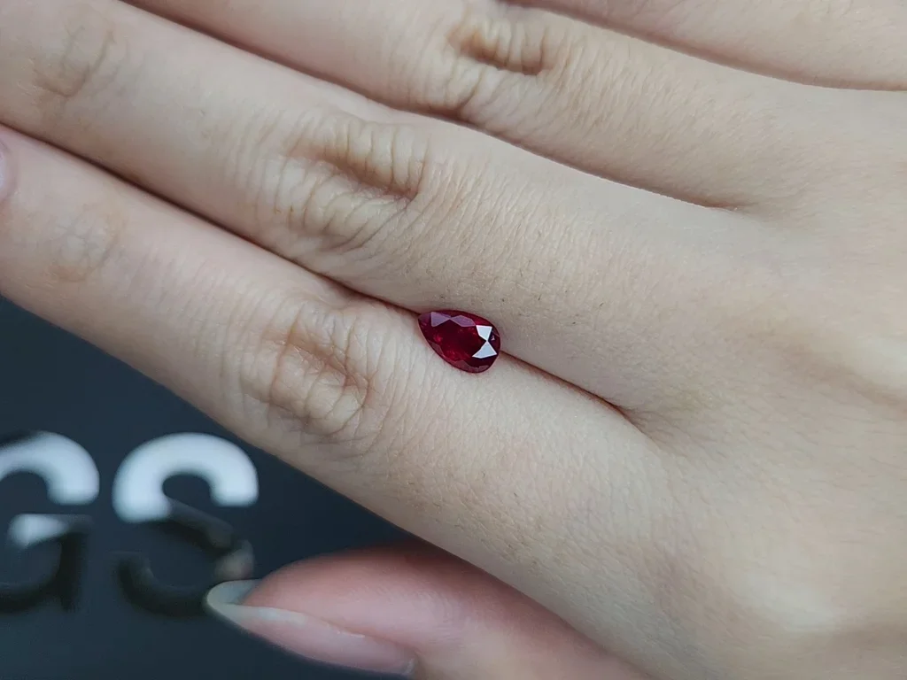 Pigeon's Blood red ruby in pear cut 0.97 carats, Mozambique Image №2