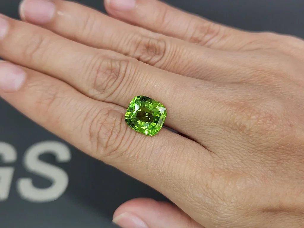 Green peridot cushion cut 5.80 carats, Burma Image №2