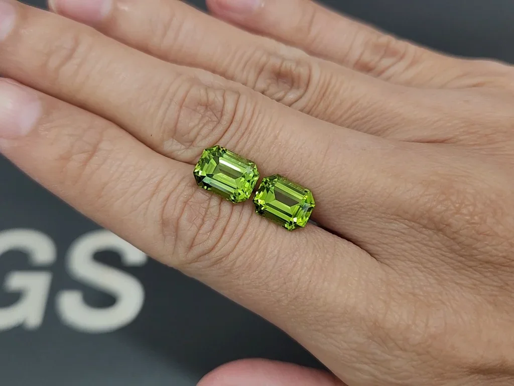 Pair of peridots yellow green octagon cut  6.24 carats, Pakistan  Image №2