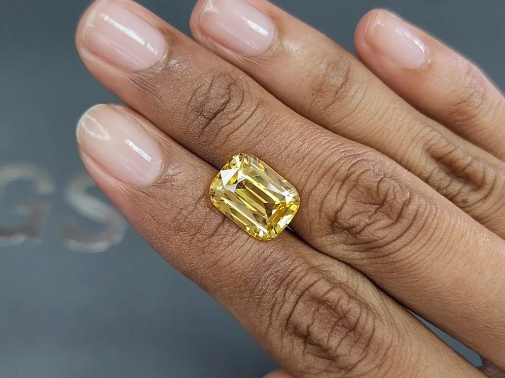 Unheated yellow sapphire cushion cut 8.05 carats, Sri Lanka, (Bellerophon) Image №2