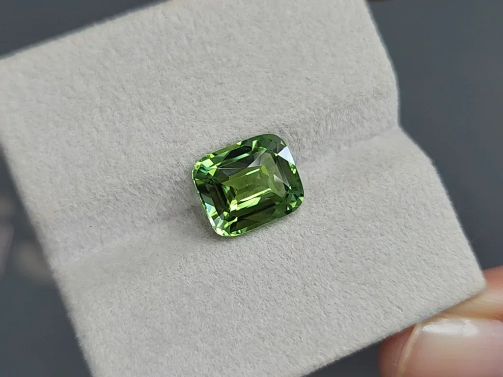 Green tourmaline cushion cut 4.20 carats, Africa Image №4