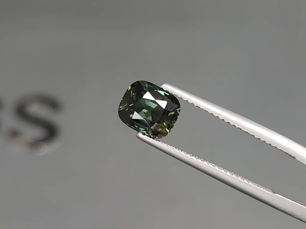 Unheated Teal sapphire cushion cut 2.57 carats, Madagascar Image №3