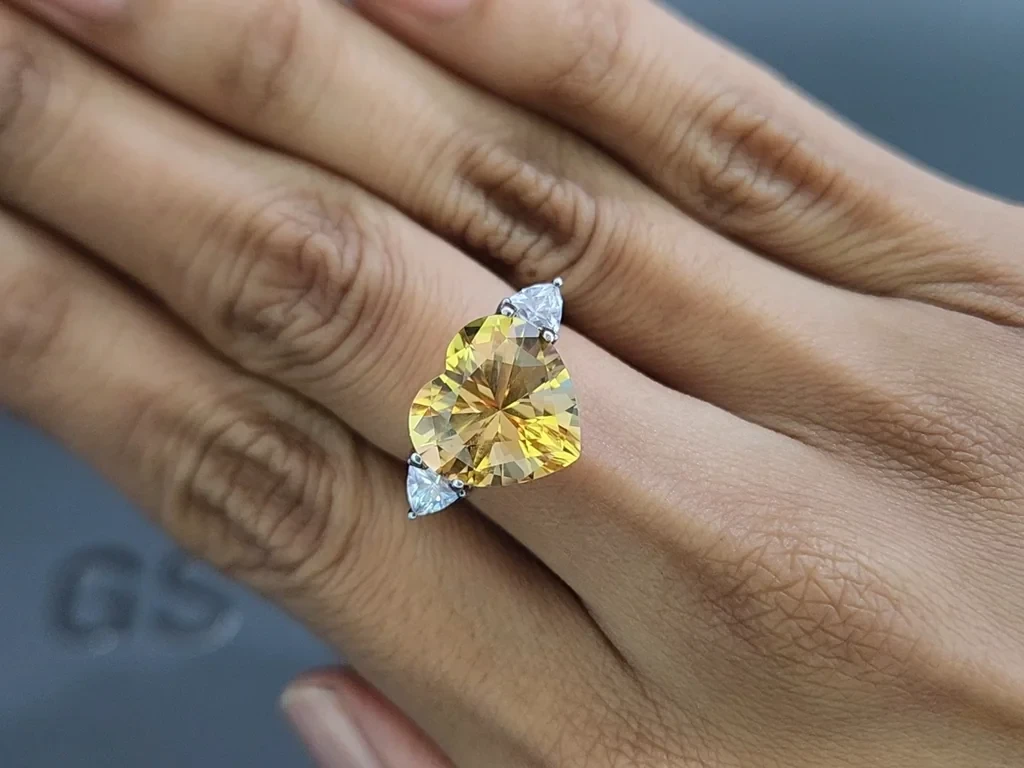 Citrine precision heart shape 6.16 carats, Africa Image №5