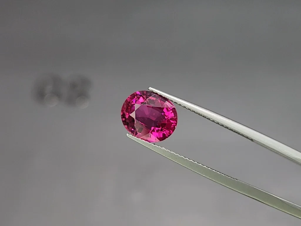 Rubellite tourmaline oval cut 3.16 carats, Africa Image №3