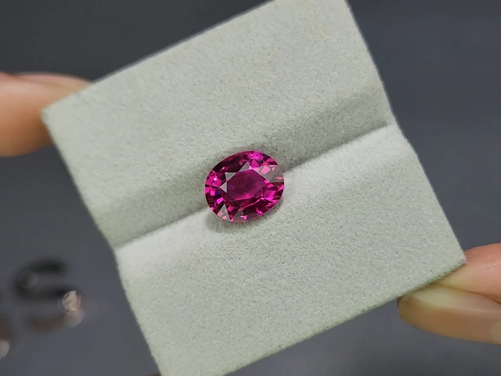 Rubellite tourmaline oval cut 3.16 carats, Africa Image №4