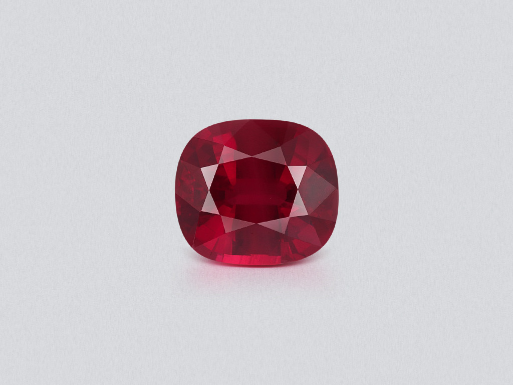 Unheated cushion cut pigeon's blood ruby 3.13 carats, Mozambique Image №1