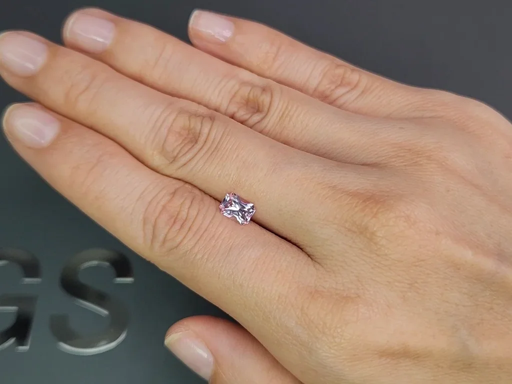 Untreated Baby pink sapphire in radiant cut 0.96 carats, Madagascar Image №2