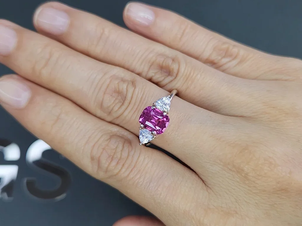 Unheated vivid pink sapphire in cushion cut 2.54 carats, Sri Lanka Image №5