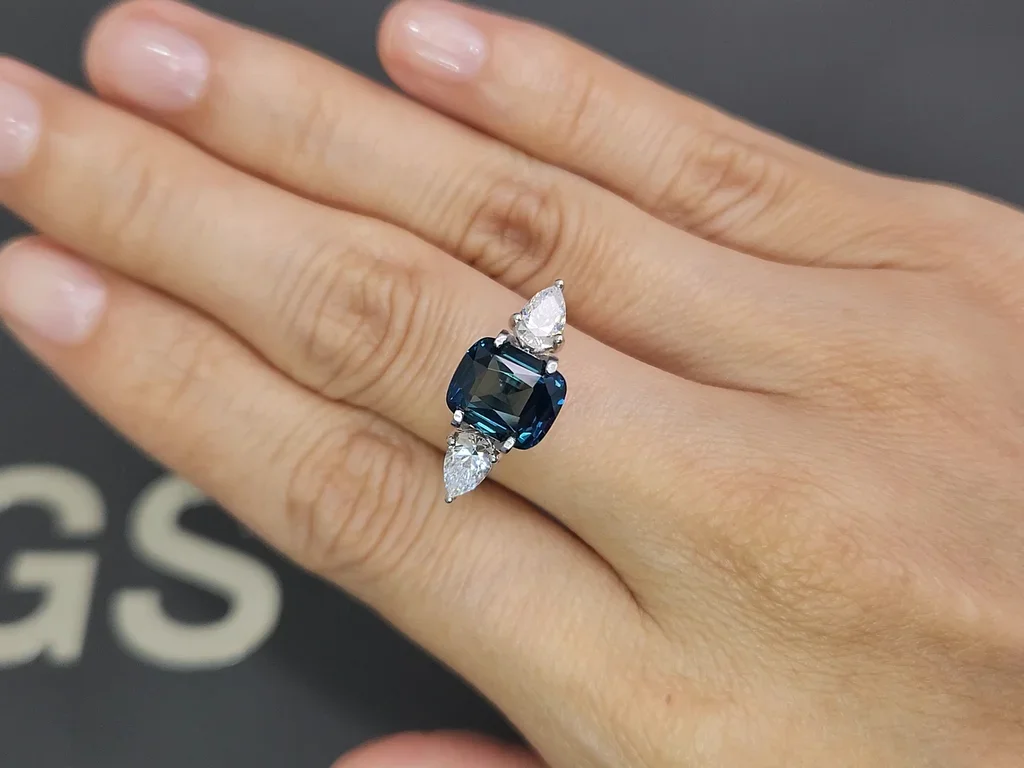Unheated Teal sapphire in cushion cut 4.02 carats, Sri Lanka Image №5