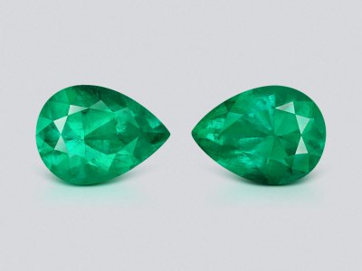 Pair of intense green emeralds in pear cut 4.81 carats, Colombia photo