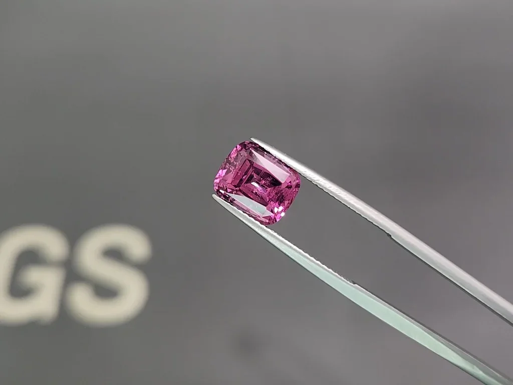 Rhodolite garnet cushion cut  4.84 carats, Tanzania Image №3